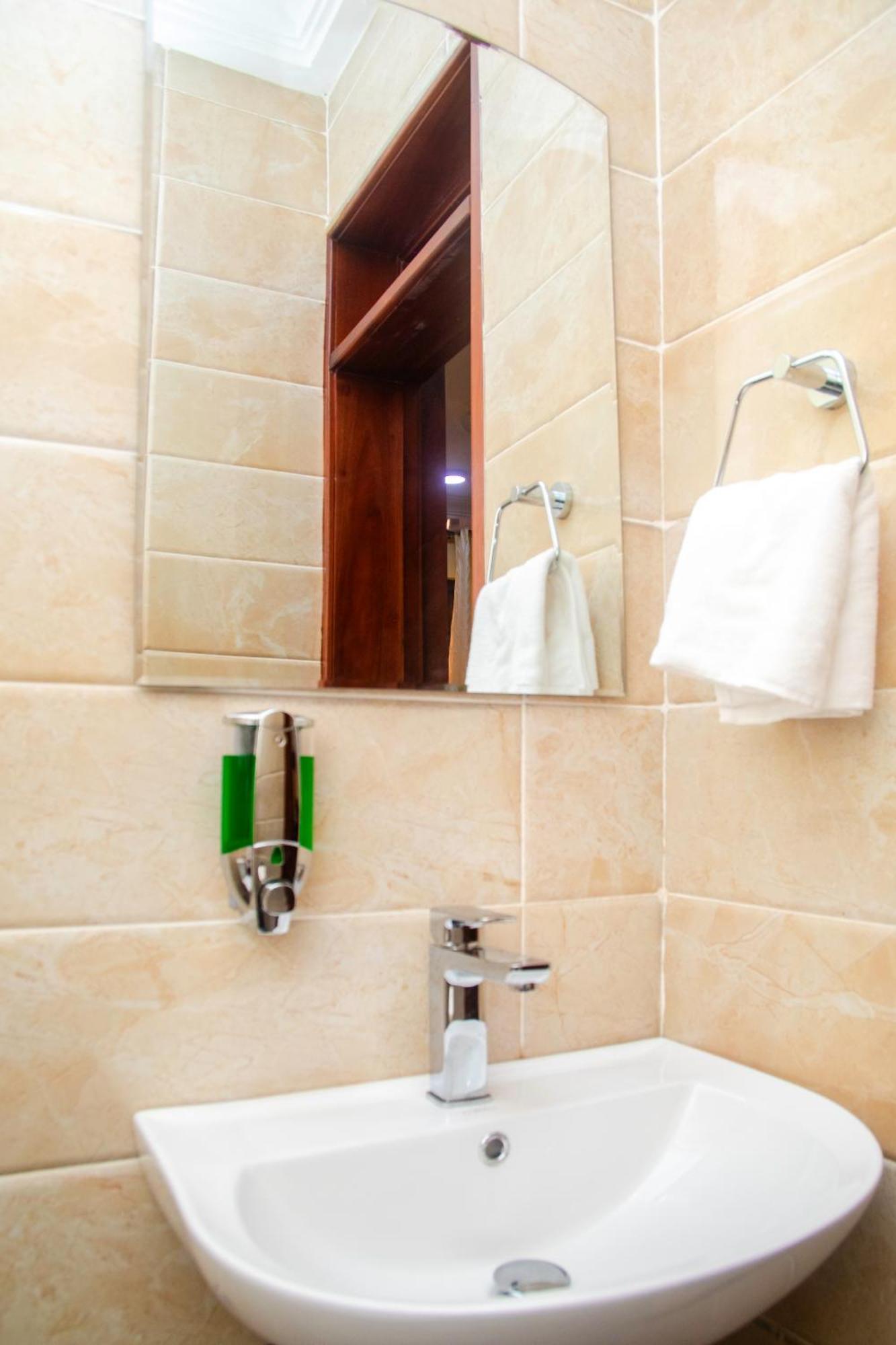 Maat Luxury Homes Accra Kültér fotó