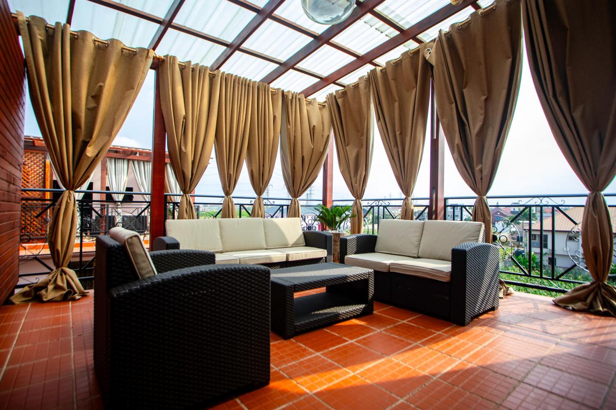 Maat Luxury Homes Accra Kültér fotó